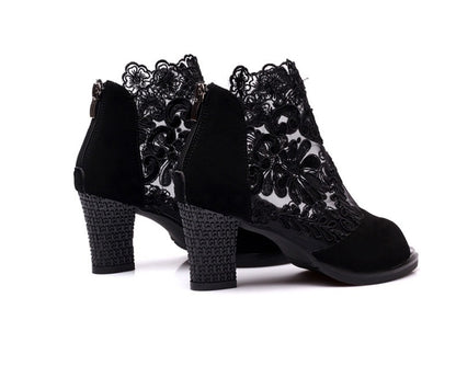 WOMEN'S ANKLE BOOTS WITH ELEGANT DESIGN